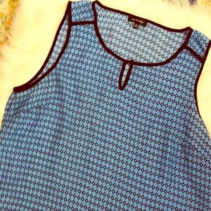 EUC Spense Navy & Light Blue Keyhole Top